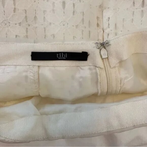 💙 EUC Tibi White Skirt with Overlay and Daisy Eyelet - Picture 4 of 5